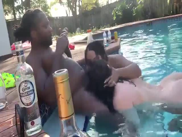 Spring break interracial orgy in the pool at HomeMoviesTube photo